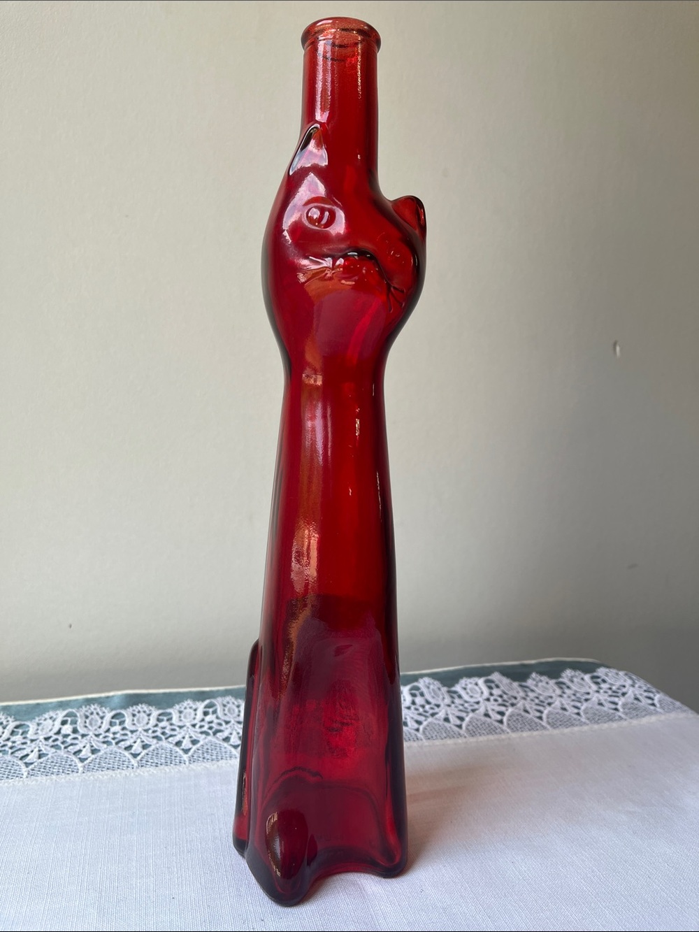 Vintage Moselland Ruby Red Glass Cat Wine Bottle Riesling Collectible Empty 500m - Picture 1 of 6